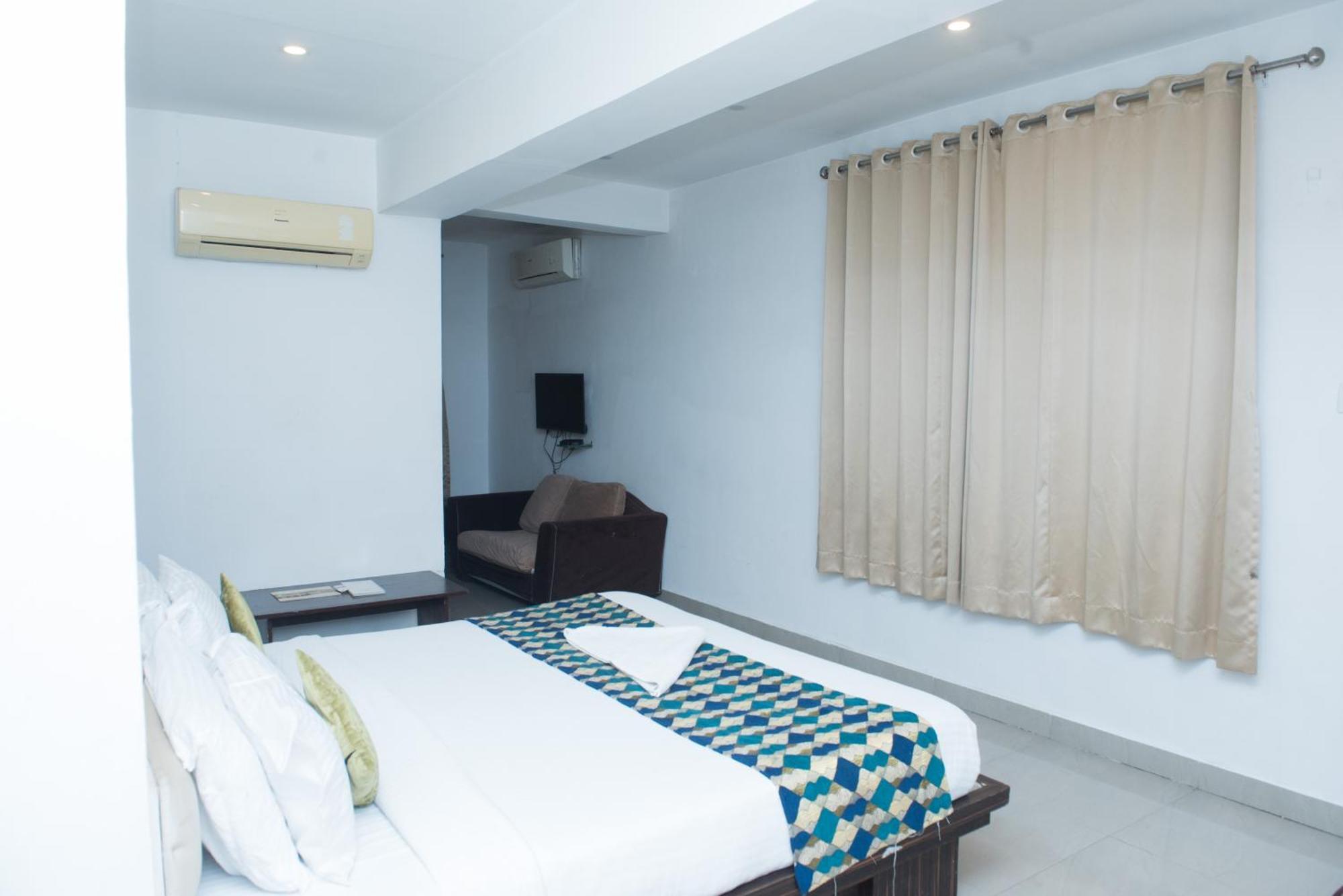 Hotel Balaji Central Ratlām Kültér fotó