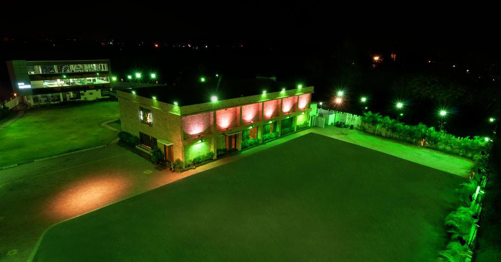 Hotel Balaji Central Ratlām Kültér fotó