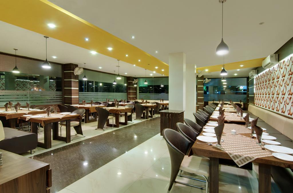 Hotel Balaji Central Ratlām Kültér fotó